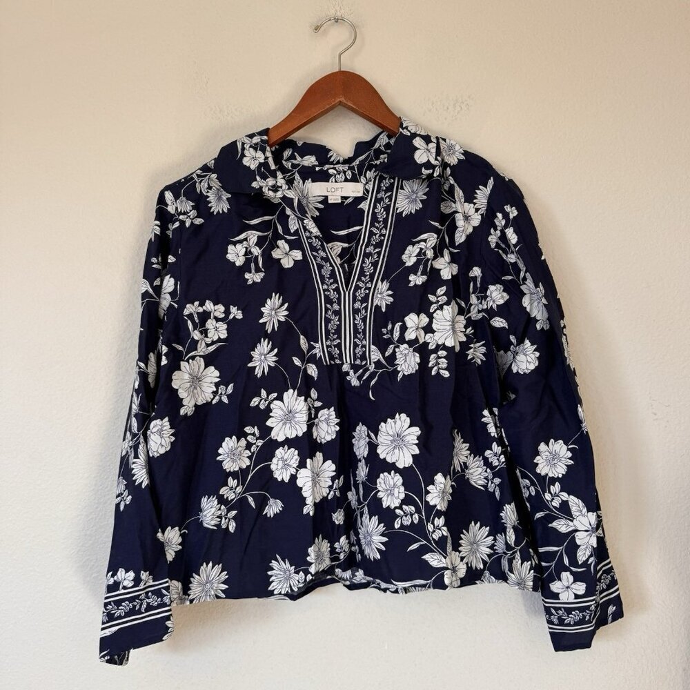 LOFT Womens Size MP Blue Floral Easy Print Split Neck Blouse Lyocell - Picture 3 of 10